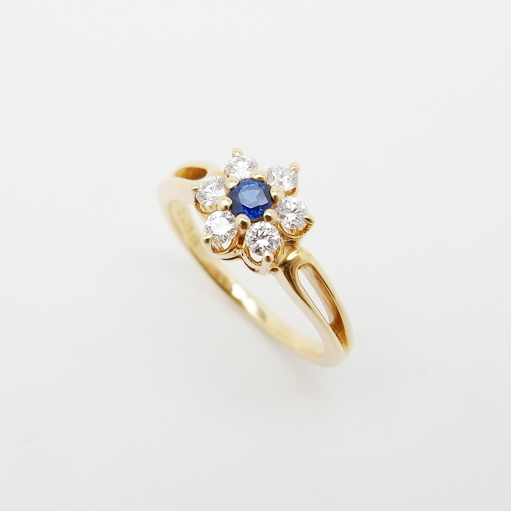 フラワー モチーフ サファイア ダイヤモンド リング 0.11ct 0.24ct 8.5号 K18YG SAランク 513956
