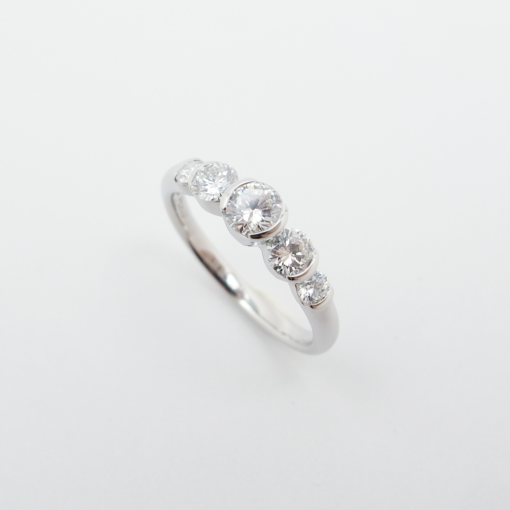 モニッケンダム グラデーションライン リング ダイヤモンド 7.5号 0.62ct Pt900 新品仕上げ Sランク 514603